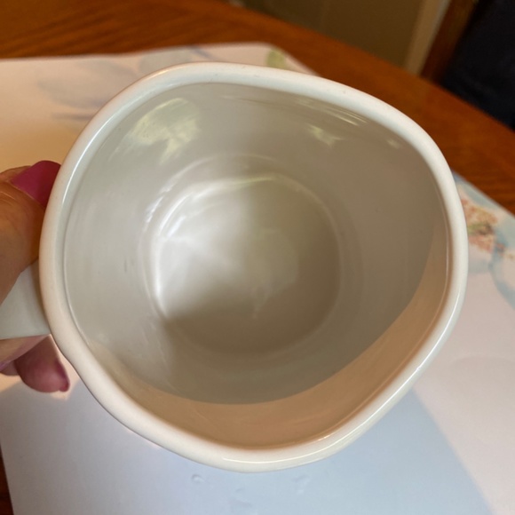 Rae Dunn “MOM” coffee mug - Picture 6 of 6